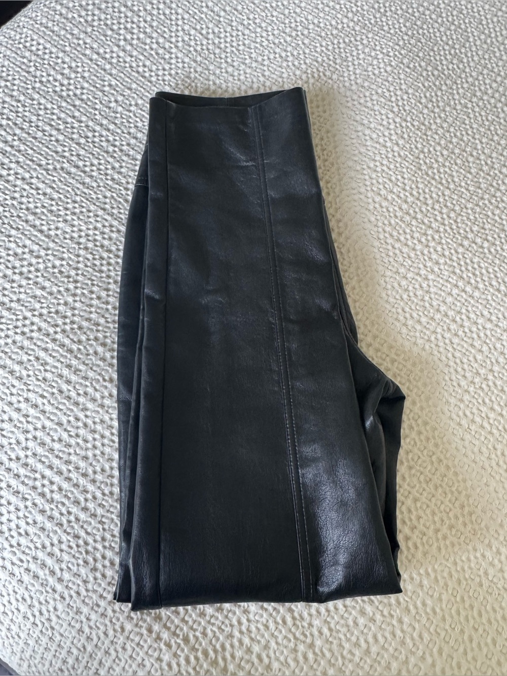 Aritzia Wilfred Rebel Pants Japanese Vegan Leather 8 Black High-waisted preowned - Picture 9 of 15